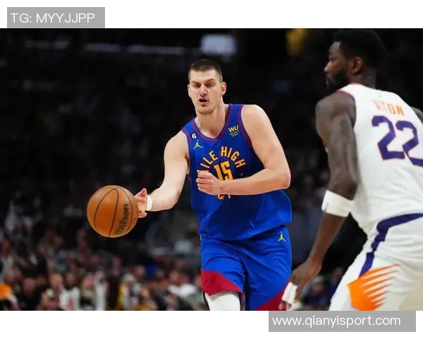 小萨被约基奇剃成地中海漫画家调侃约基奇传球风格幽默搞笑 小萨被约基奇剃成地中海漫画家调侃约基奇传球风格幽默搞笑