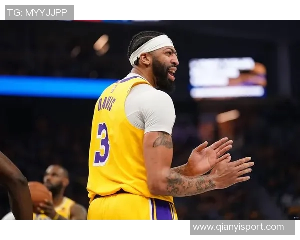 克鲁克斯在NCAA女篮赛中狂砍41分4篮板3助攻展现巨星风采