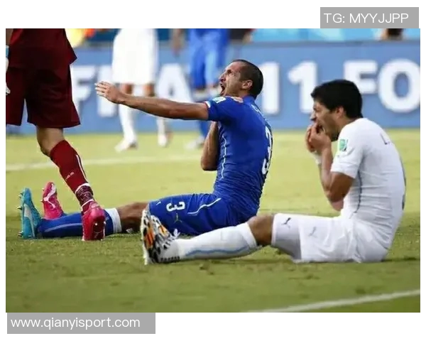 苏亚雷斯遭对方球员侵犯倒地牙哥愤怒指责裁判失职