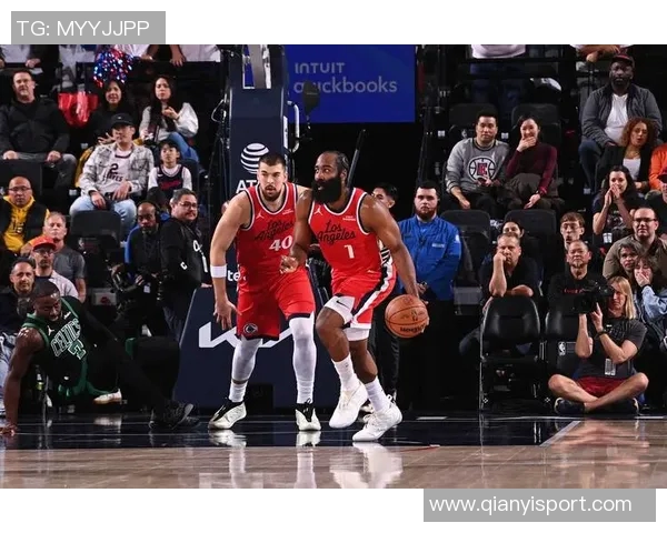 快船拒绝超27年合同但仍有球队对祖巴茨和小琼斯表示兴趣