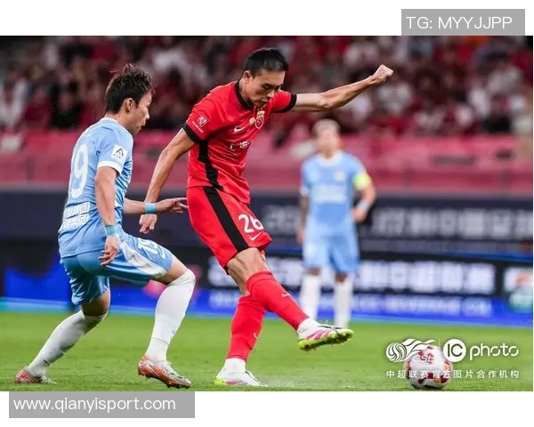 2025赛季中超联赛16队观众人数差异分析揭示上座率悬殊情况