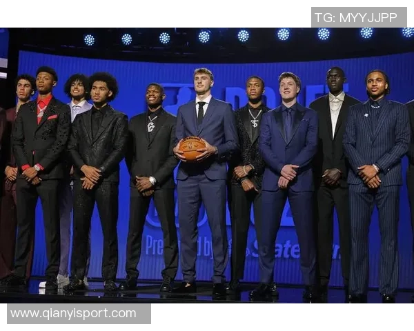 美媒评选25年选秀重排杨瀚森跃升至第九名一球员排名大幅提升28位 美媒评选25年选秀重排杨瀚森跃升至第九名一球员排名大幅提升28位