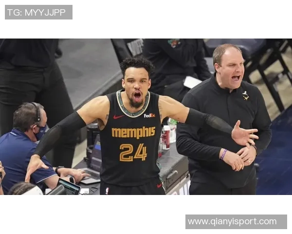 狄龙三分球表现出色砍下21分7篮板3助攻1抢断助球队获胜 狄龙三分球表现出色砍下21分7篮板3助攻1抢断助球队获胜