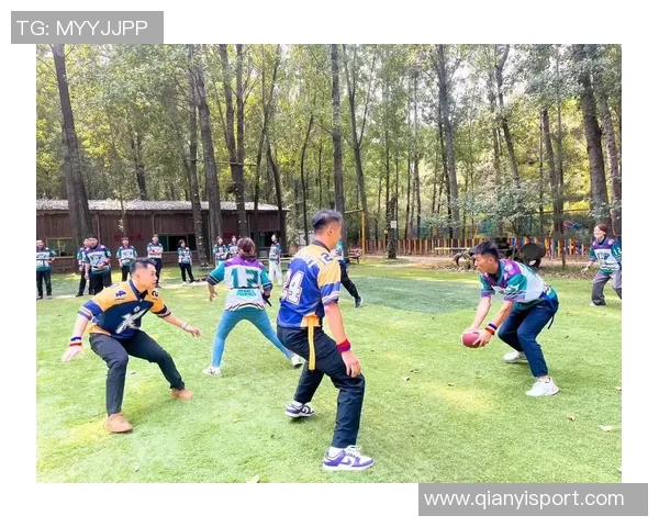 快船全队团建活动共赏橄榄球比赛并拍摄合影留念欢乐时光