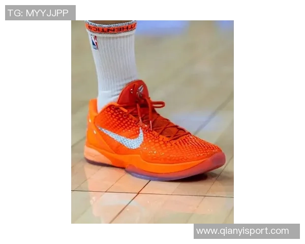 库里穿上科比6惊艳全场美球迷惊呼耐克哨库里再现70分神迹 库里穿上科比6惊艳全场美球迷惊呼耐克哨库里再现70分神迹